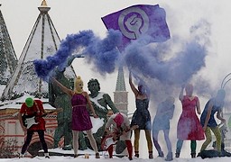 Pussy Riot pobite w Soczi... nahajką! Zobacz film!